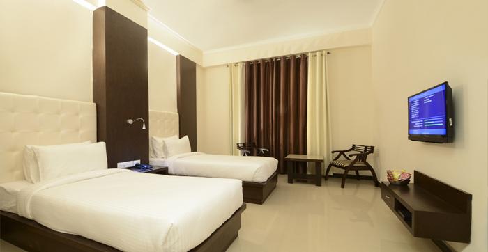 Hotel Crimson Palace